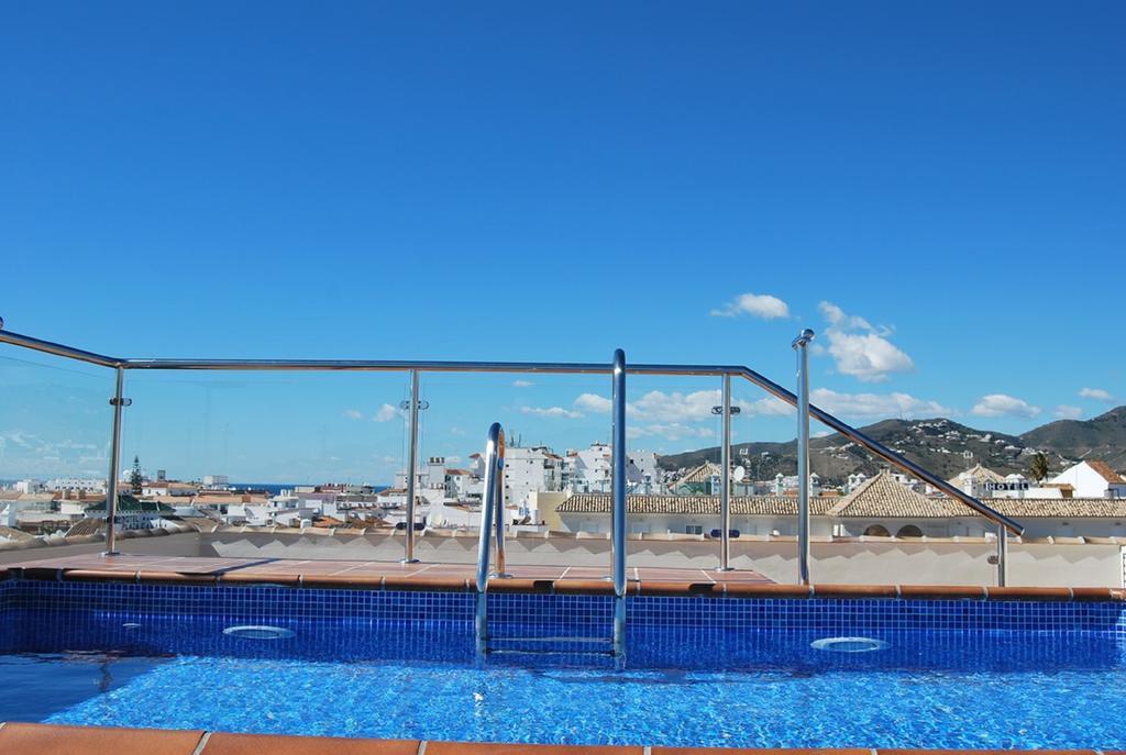 Apartamentos Plaza Нерха Екстериор снимка