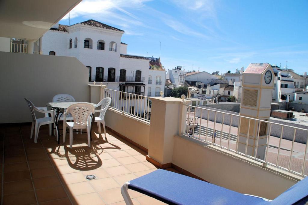 Apartamentos Plaza Нерха Стая снимка