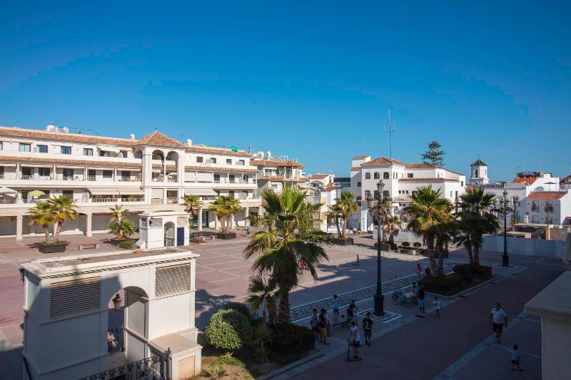 Apartamentos Plaza Нерха Екстериор снимка